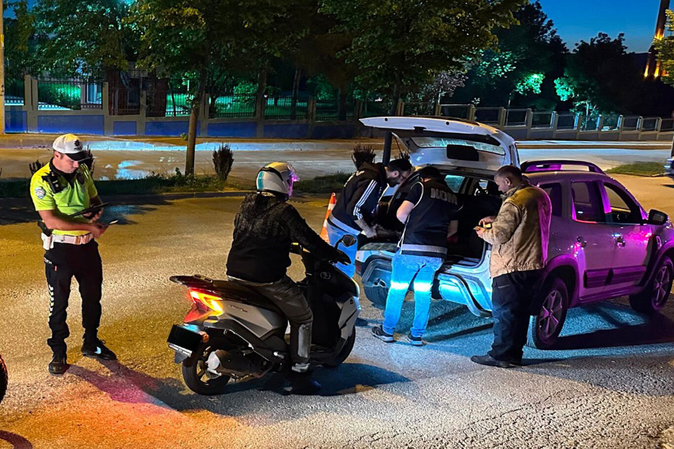Kastamonu'da huzur ve asayiş uygulaması: Aranan bir kişi yakalandı