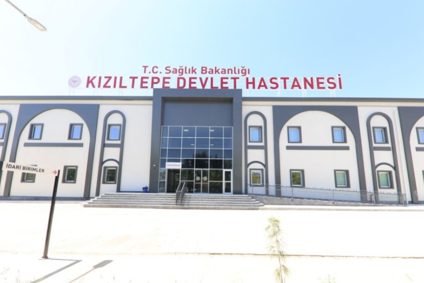 Mardin'de 3'üncü kattan düşen 2 yaşındaki çocuk ağır yaralandı
