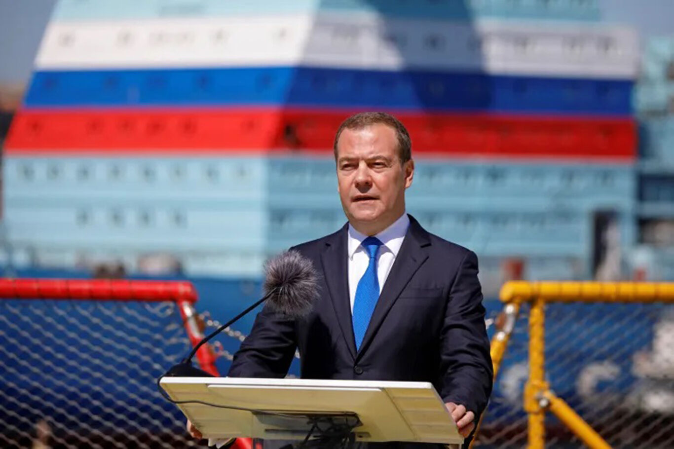 Medvedev: Tahran, Washington'a boyun eğmedi, Netanyahu savaş çığırtkanlığına devam ediyor