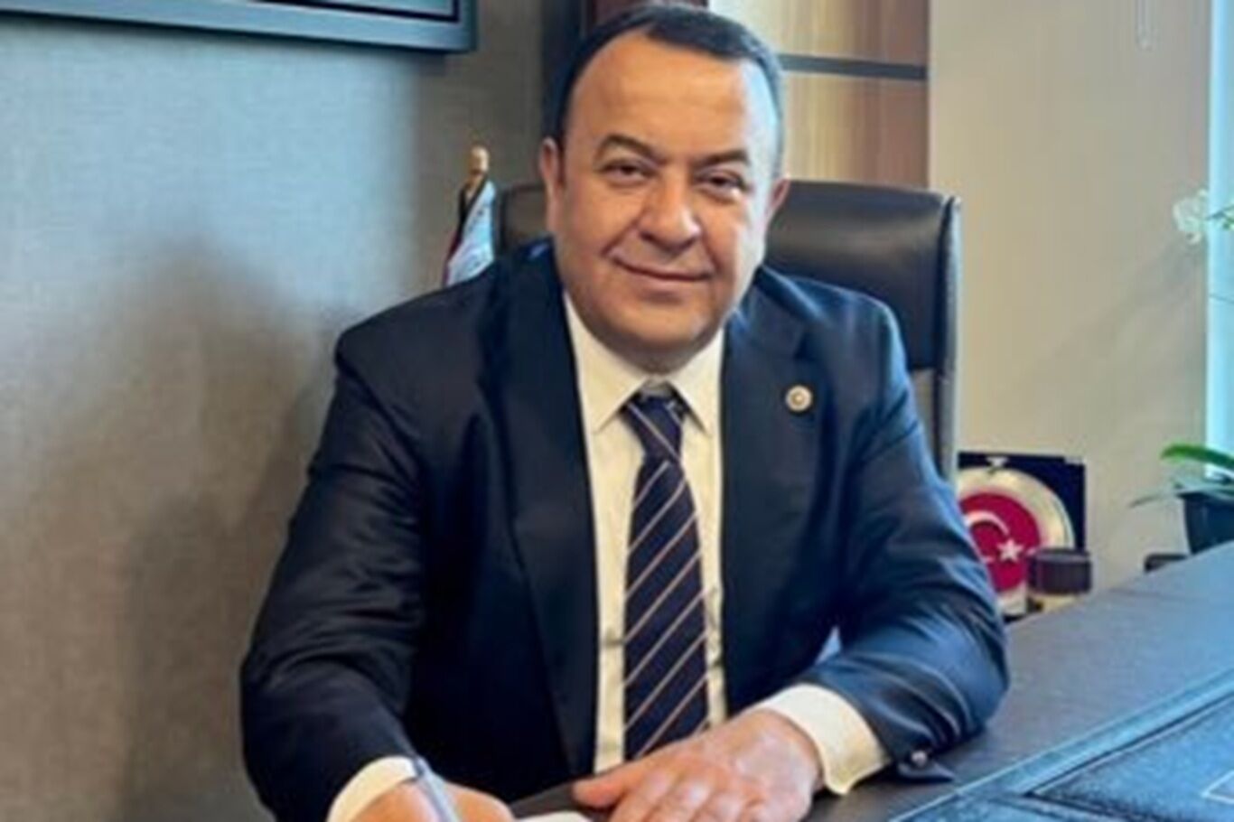 Ankara Milletvekili Adnan Beker CHP'den istifa etti
