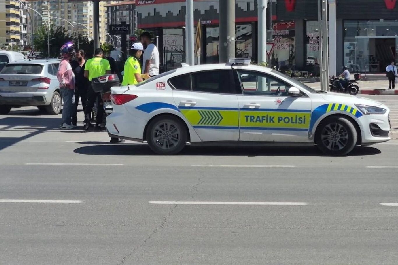 Eskişehir'de yaşanan aile kavgasında 1'i polis 11 kişi yaralandı