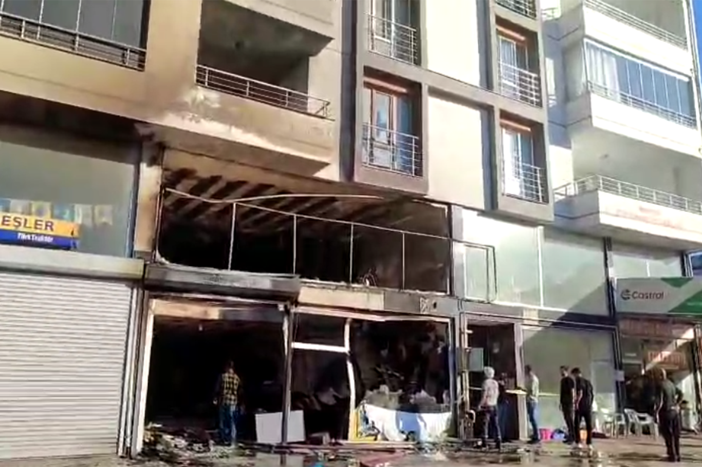Kovancılar'da korkutan yangın: 5 katlı bina tahliye edildi