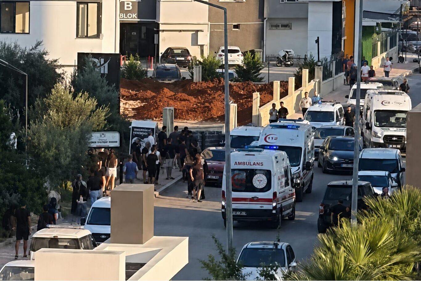 Mersin'de silahlı çatışma: 4 yaralı