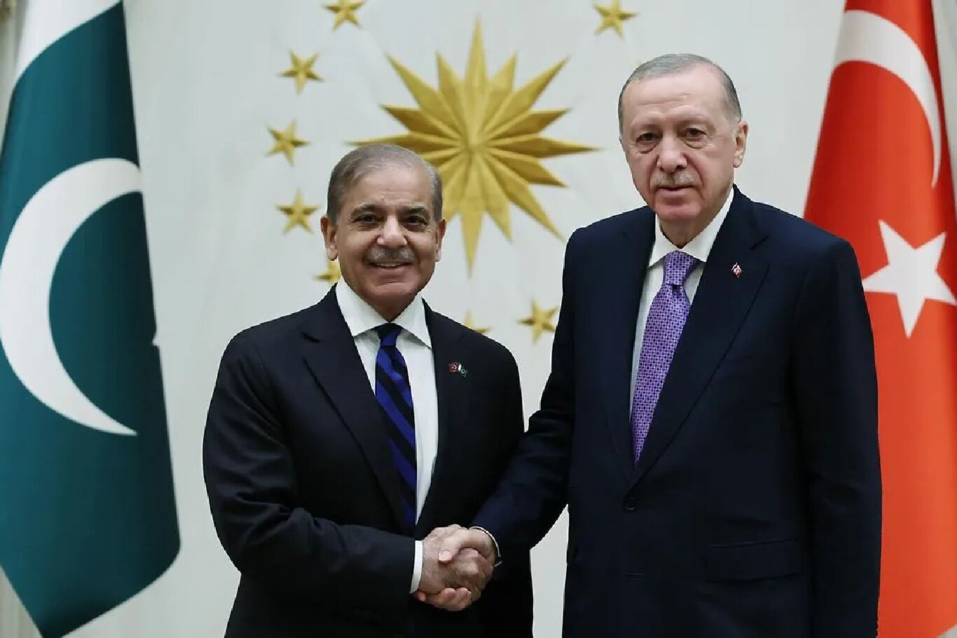 Pakistan Başbakanı Şerif yarın Türkiye'ye geliyor