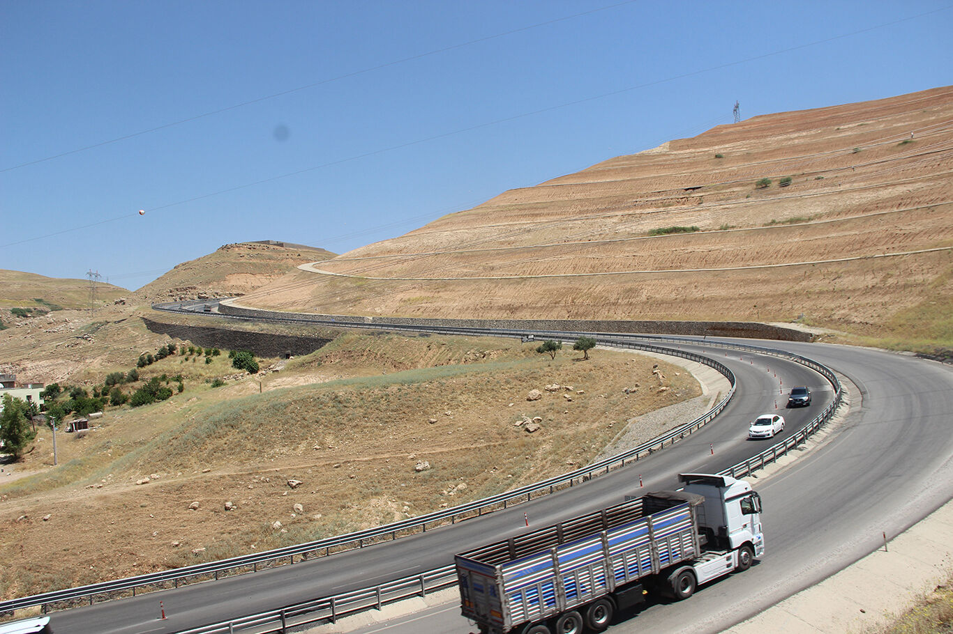 Şırnak'ta ölüm yolundaki virajlarda kazaların önlenmesi için akademisyenlerden önemli uyarılar