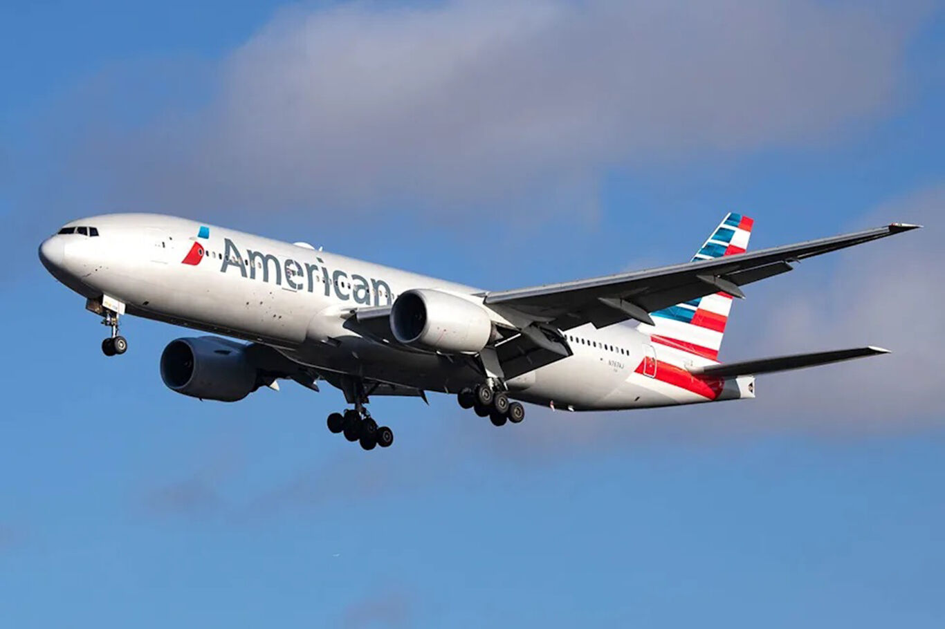 ABD'de yolcu uçağında panik: Dizüstü bilgisayar alev aldı