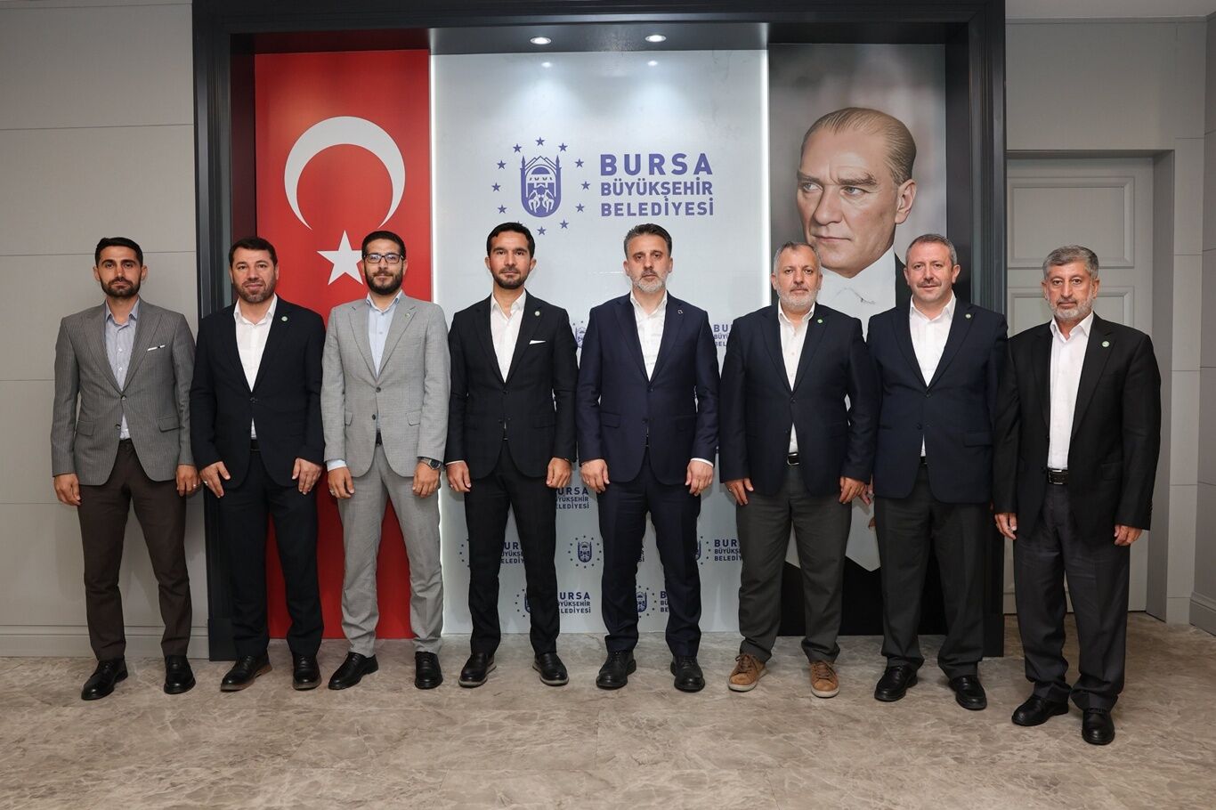 HÜDA PAR Bursa İl Başkanlığı'ndan Bursa Büyükşehir Belediyesi'ne ziyaret
