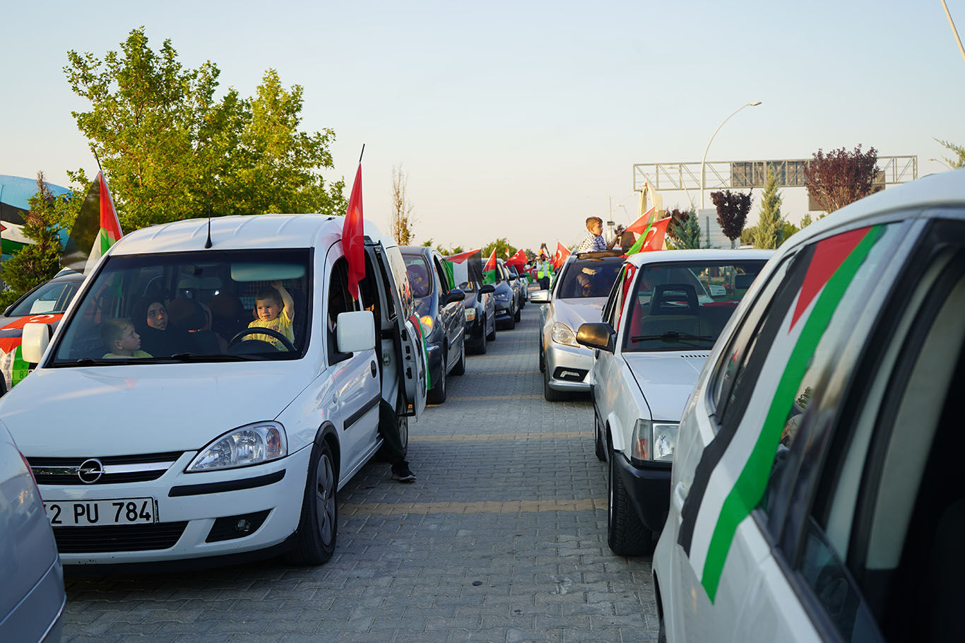 Konya'da Filistin Konvoyu'na yoğun destek
