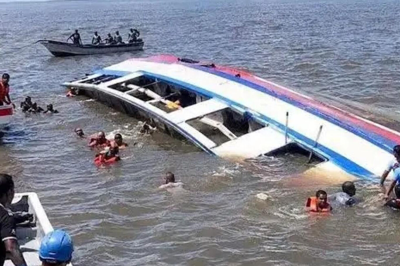 Nijerya'da tekne faciası: 52 kişi hayatını kaybetti