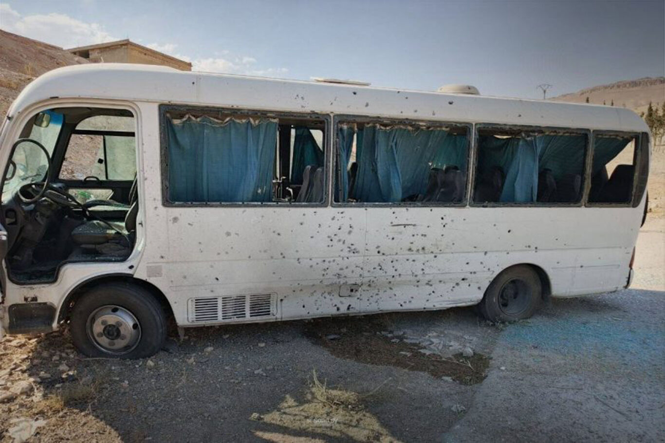 Suriye'de güvenlik güçlerini taşıyan otobüse bombalı saldırı: Çok sayıda yaralı