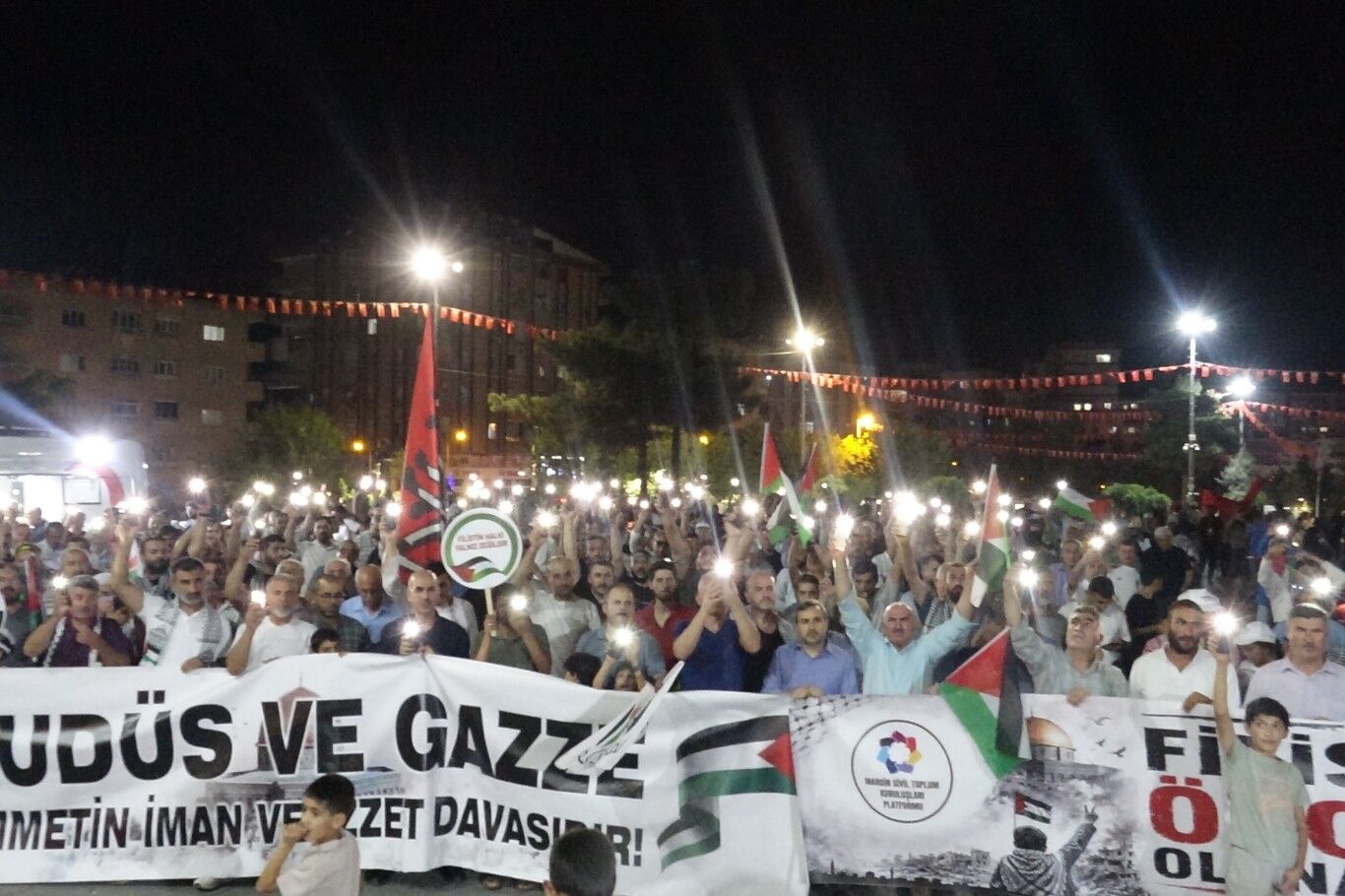Uluslararası Filistin Konvoyu Mardin'de: 'Filistin Konvoyu'nun yükü maddi yardımlardan çok daha ağırdır'