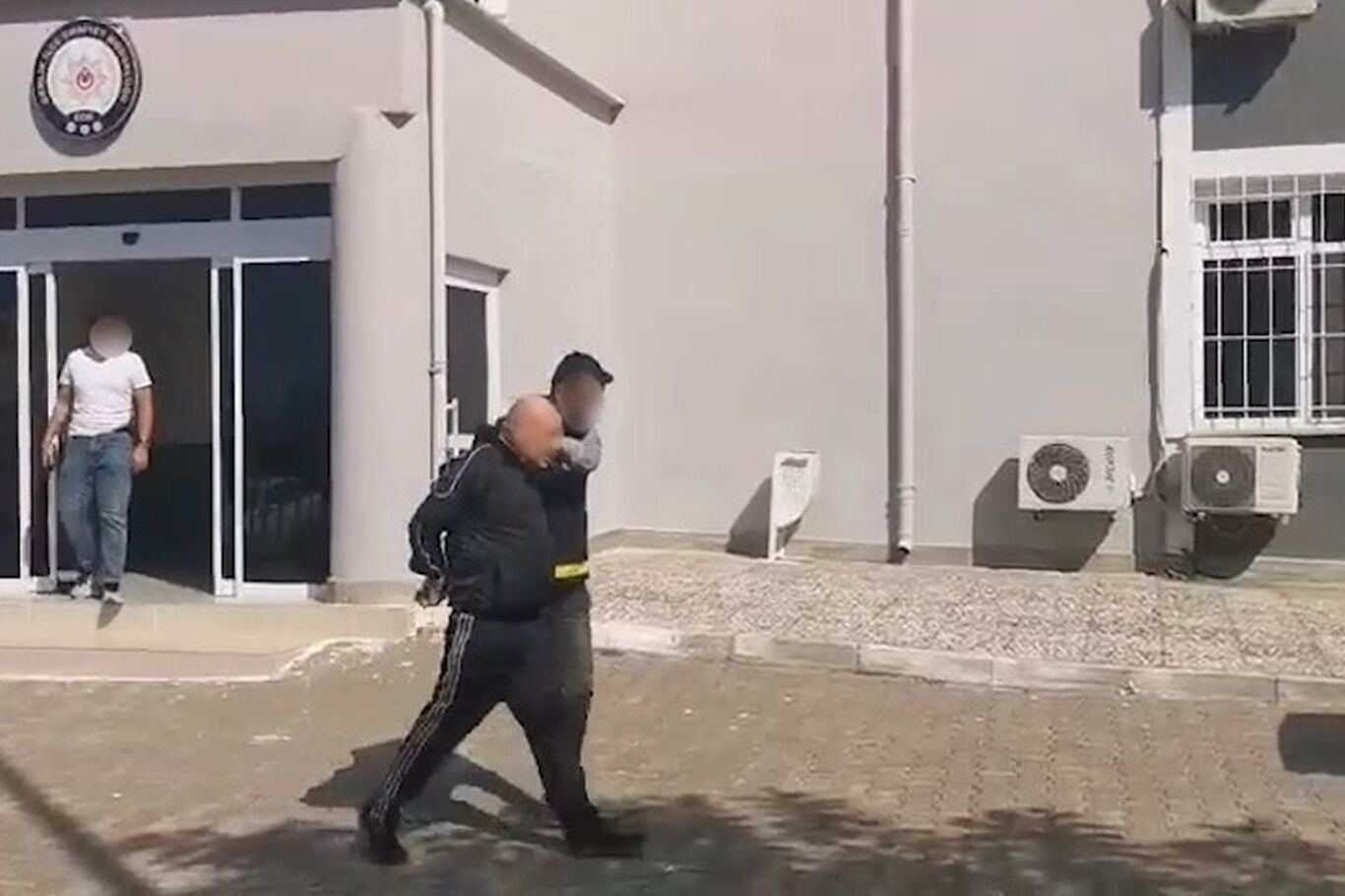 Bursa'da silahlı yaralamanın şüphelisi tabancayla yakalandı