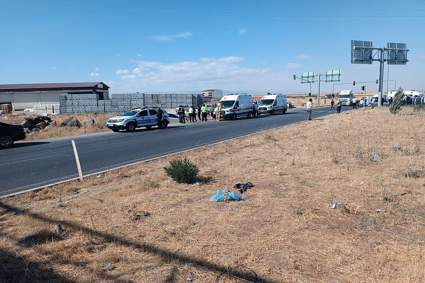 Diyarbakır'da tır ile otomobil çarpıştı: 6 yaralı