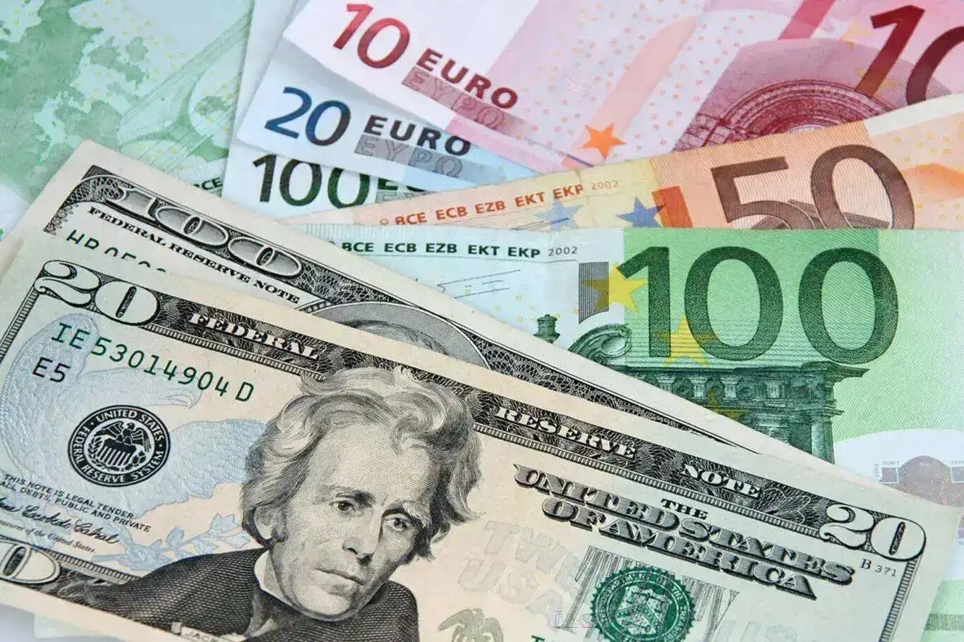 Döviz piyasasında son durum: Dolar 48,64, euro 56,17 lira