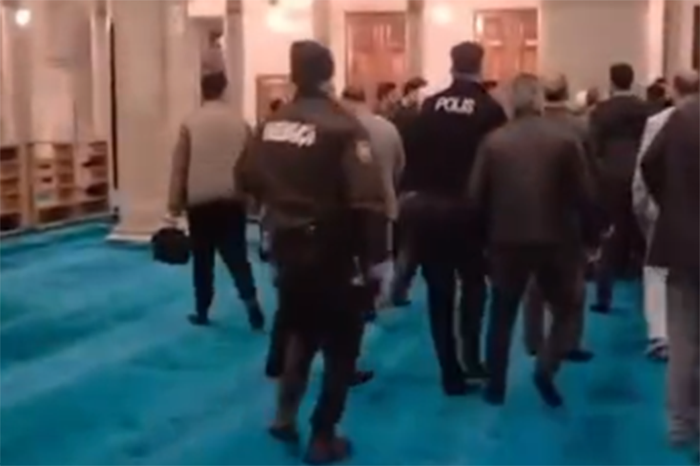 Eyüpsultan Camii'nde silahlı kavga: 2 gözaltı