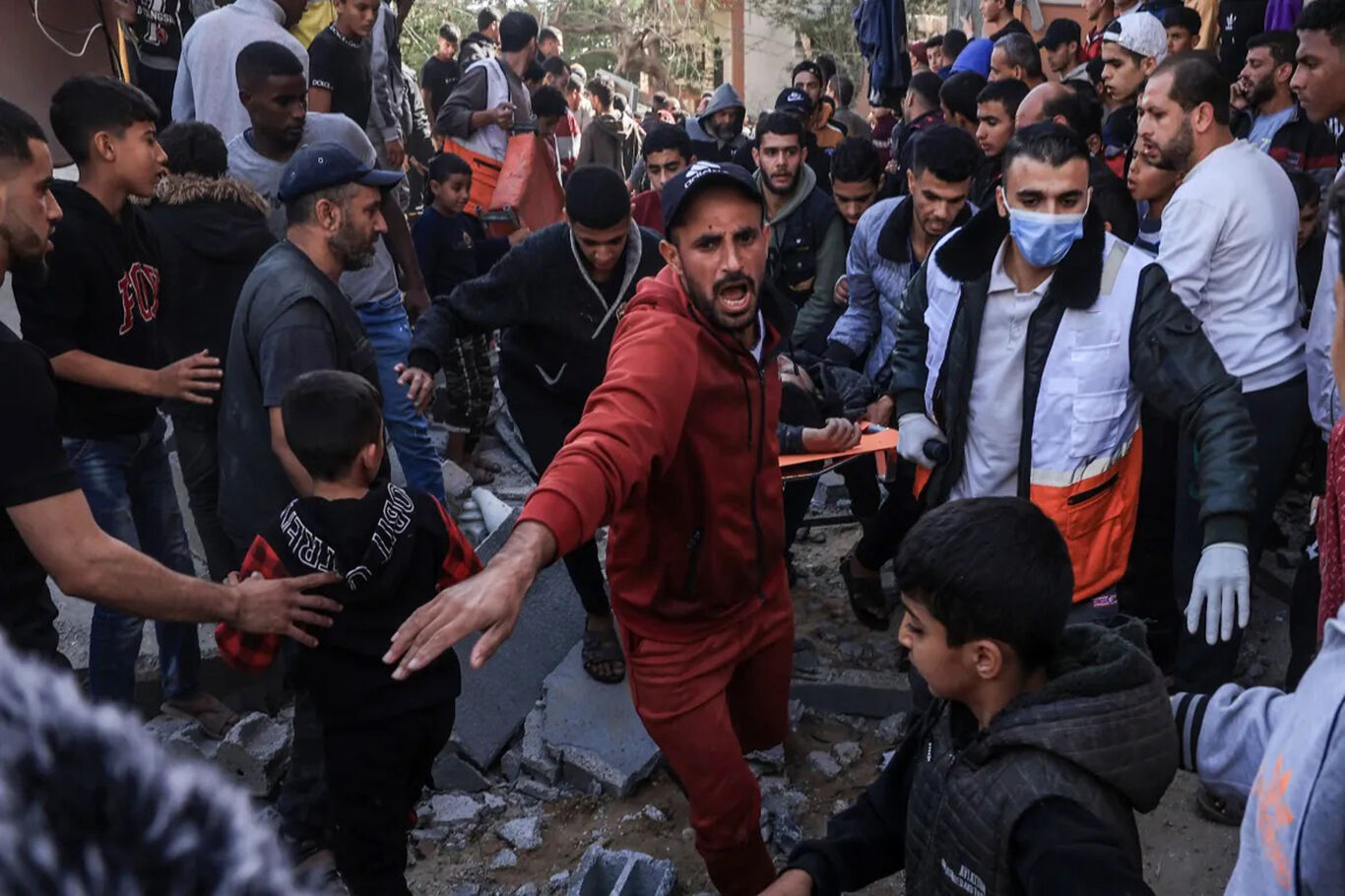 Gazze'de can kaybı 73 bin 928'e yükseldi