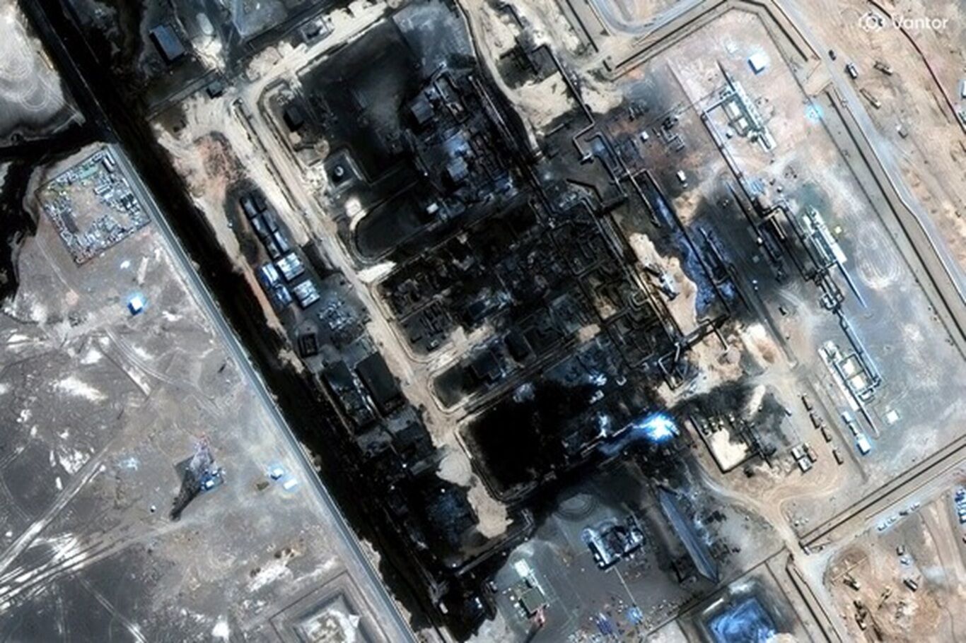 Suudi Arabistan'daki petrol hattının uydu görüntüsü ortaya çıktı
