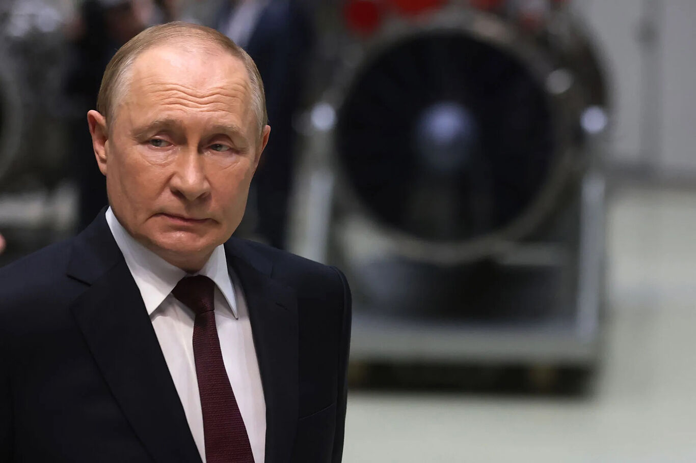 Putin'den Avrupa'ya: Doğrudan saldırı olursa tüm silahların kullanılması gündeme gelir